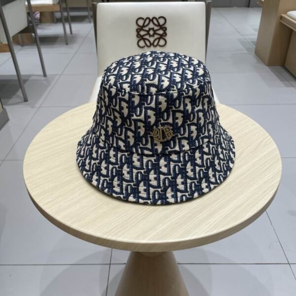 DR hat