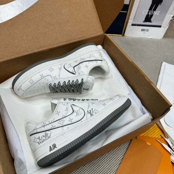 L X V X NK AIR FORCE 1 Sneaker