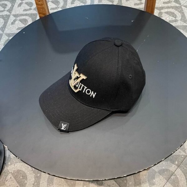 L X V Cap