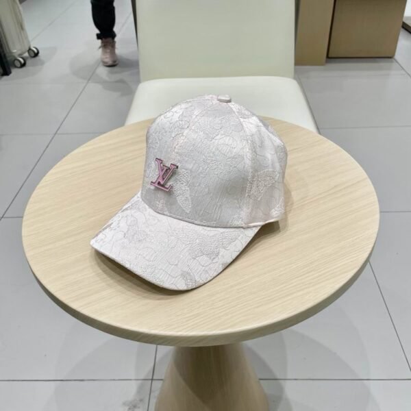 L X V Cap（Multiple colors）