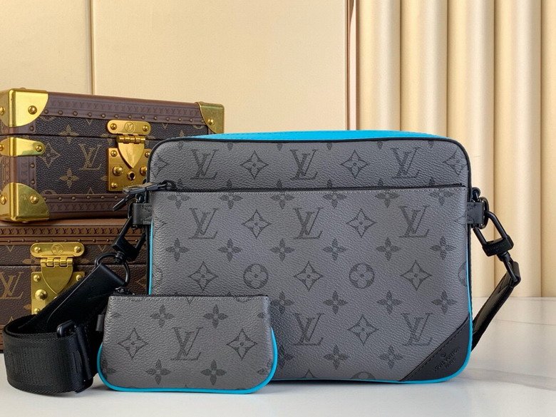 L X V  Messenger Bags Size：29x38x20cm
