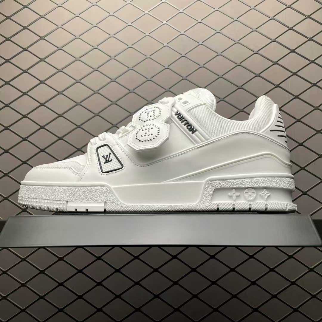 L X V RUNNER sneakers