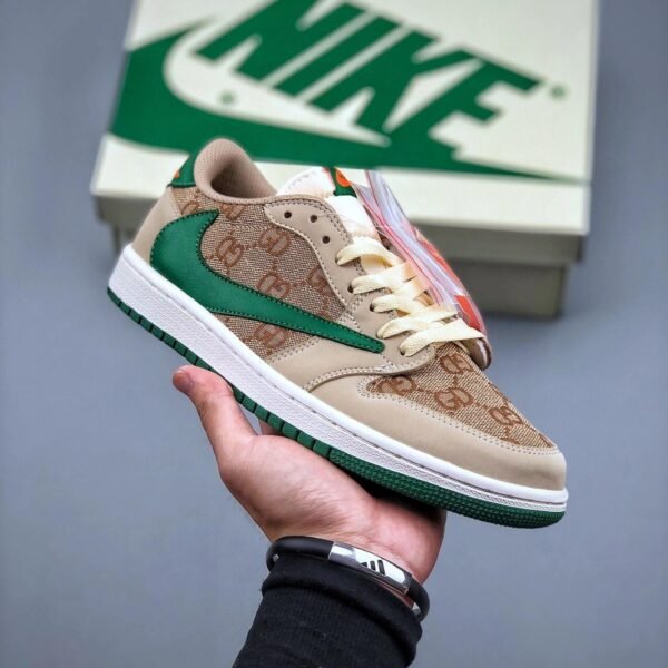 AJ1 x GUC Travis Scott "Reverse Mocha"