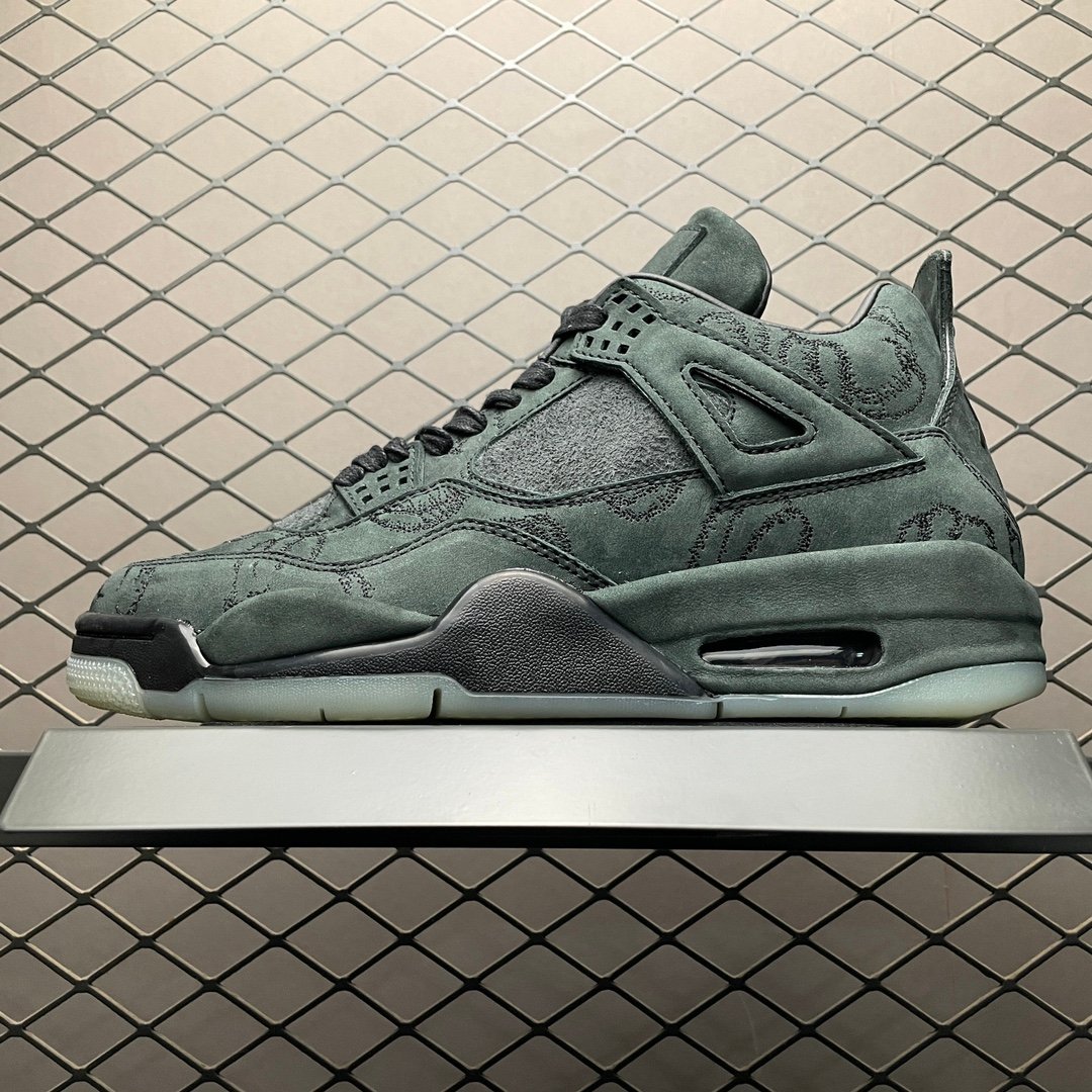 JRD 4 Retro Kaws