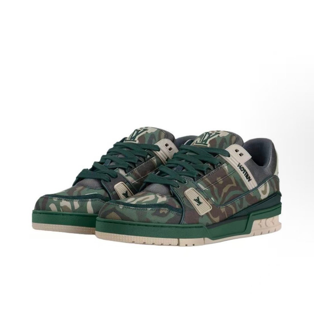 L X V SNEAKERS