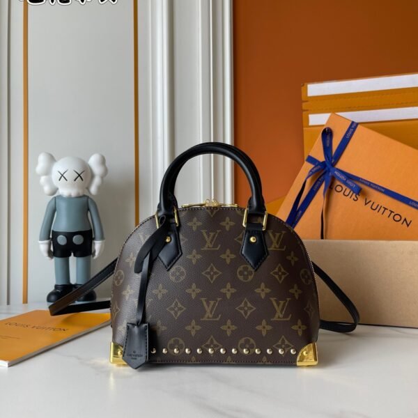 L X V ALMA TRUNK Handbag（Multiple sizes）