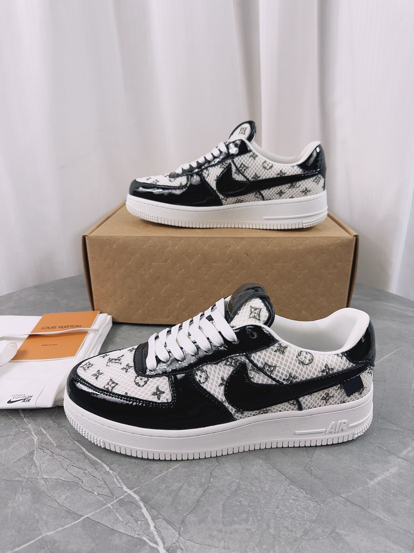 NK x L X V Trainers Sneakers