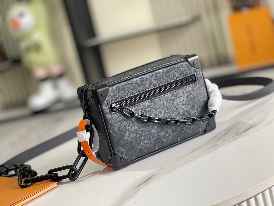 L X V  Bag 18.5x13x8CM