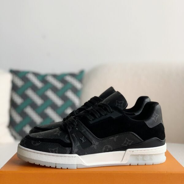 L X V TRAINER