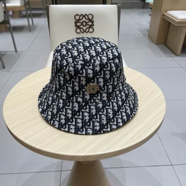 DR hat