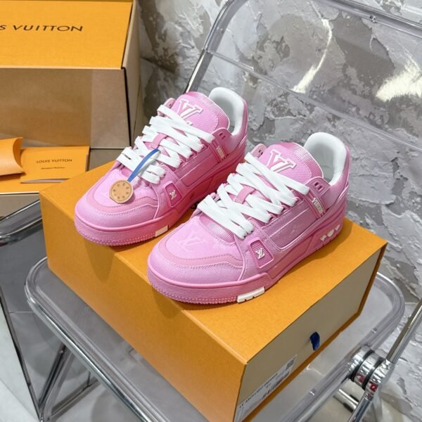L X V TRAINER
