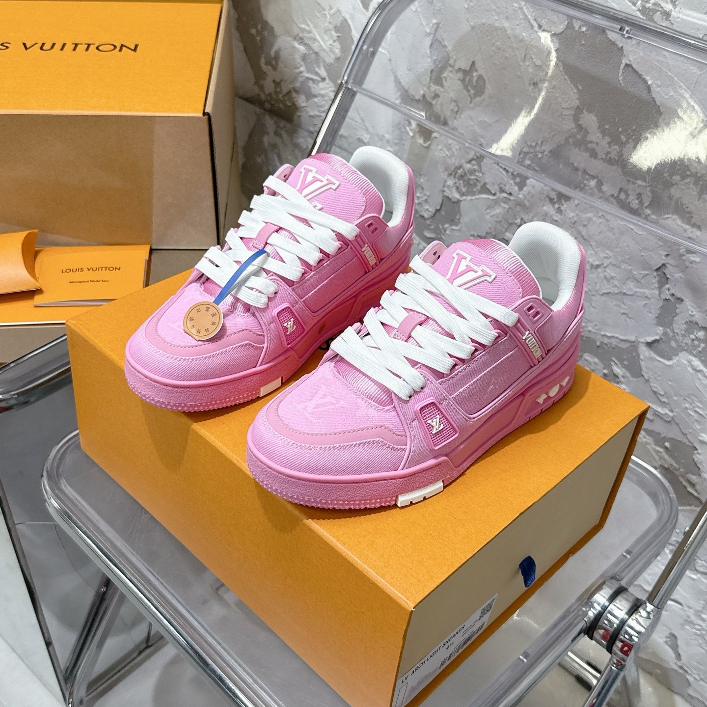 L X V TRAINER