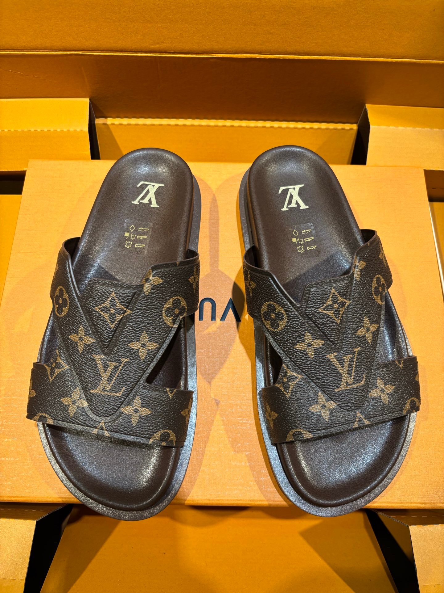 L X V SLIPPERS
