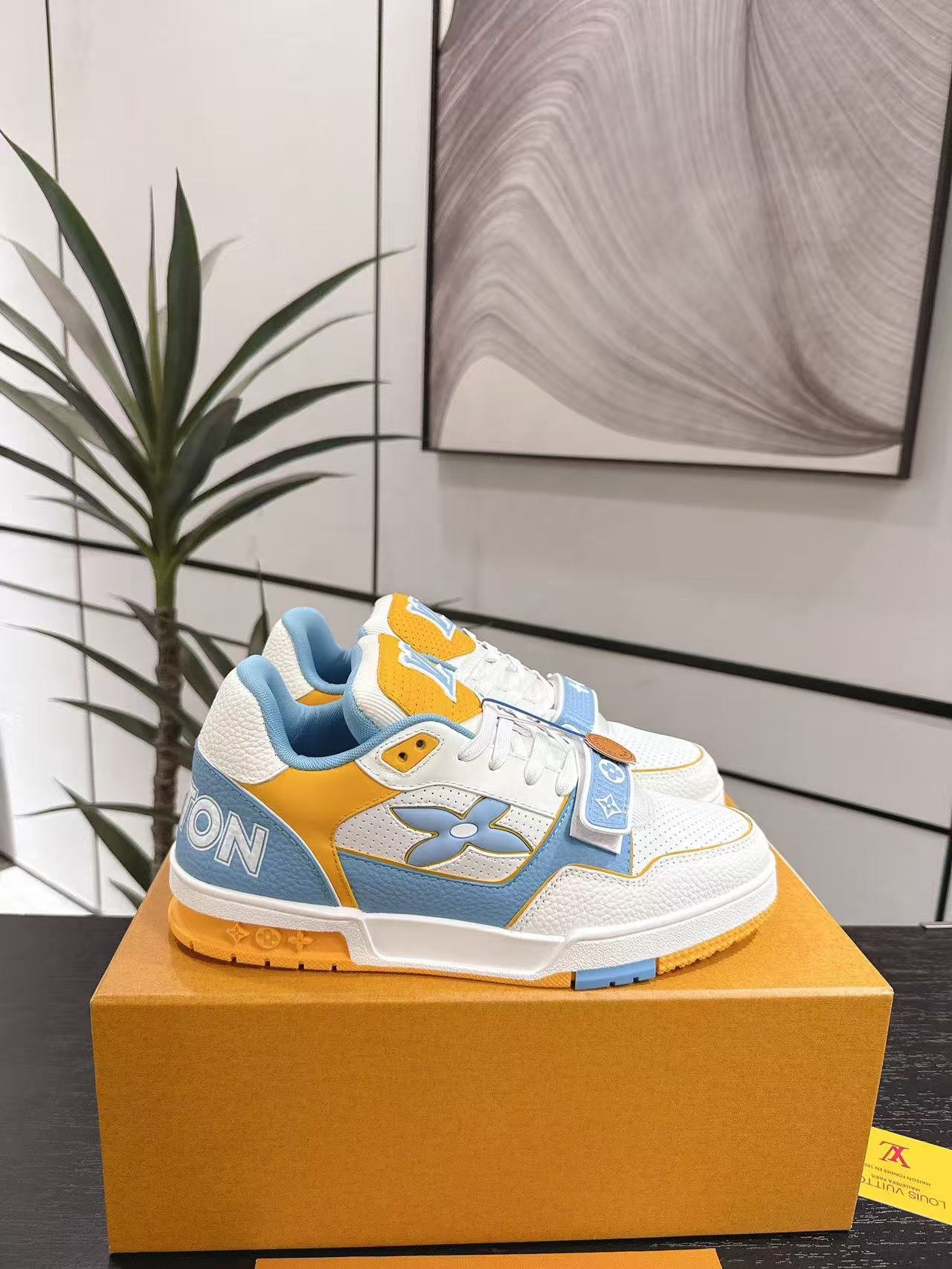 L X V TRAINER Sneakers （2025）