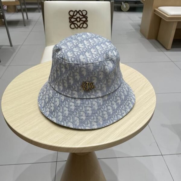 DR hat
