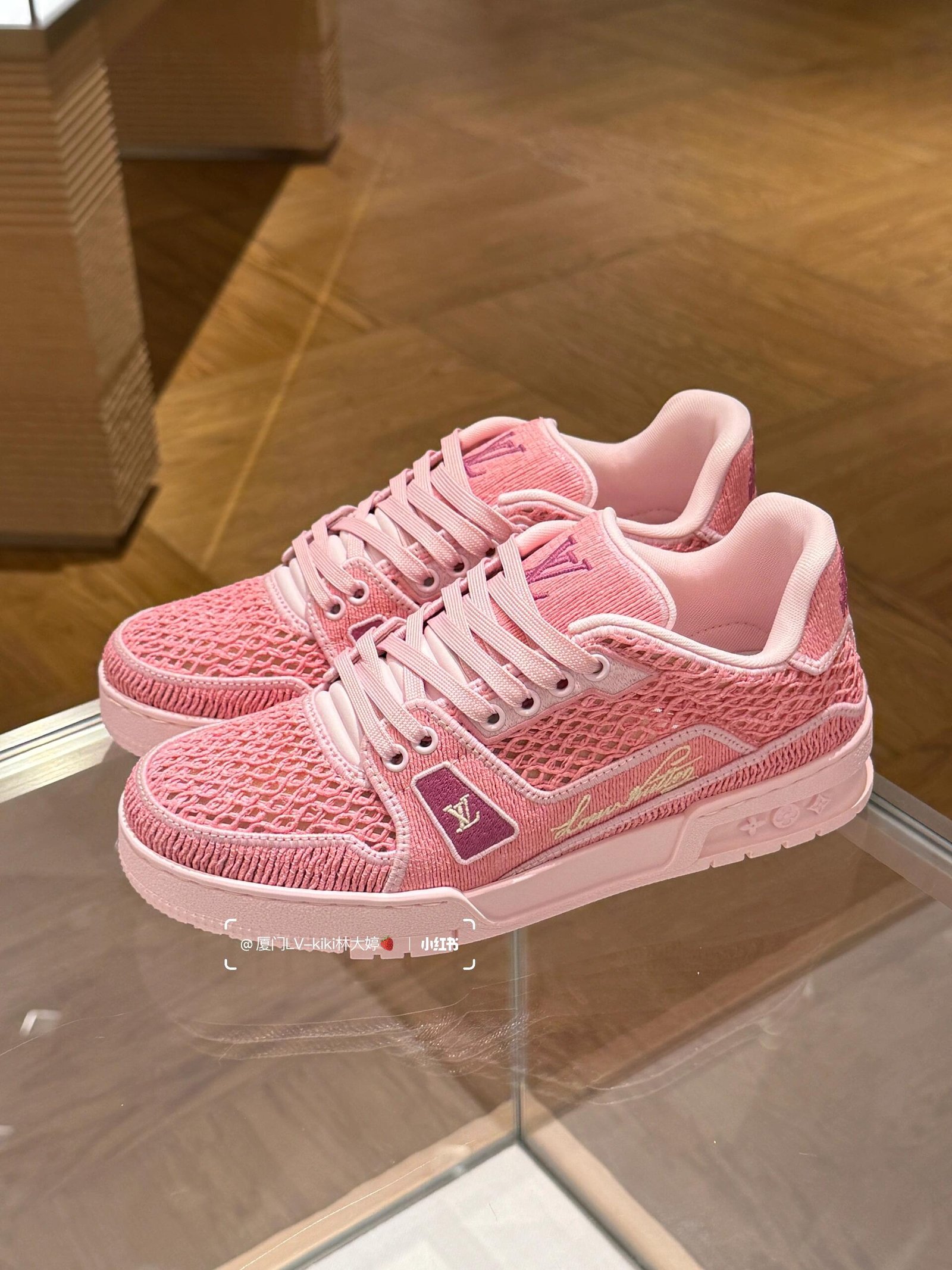 L X V TRAINER Sneakers