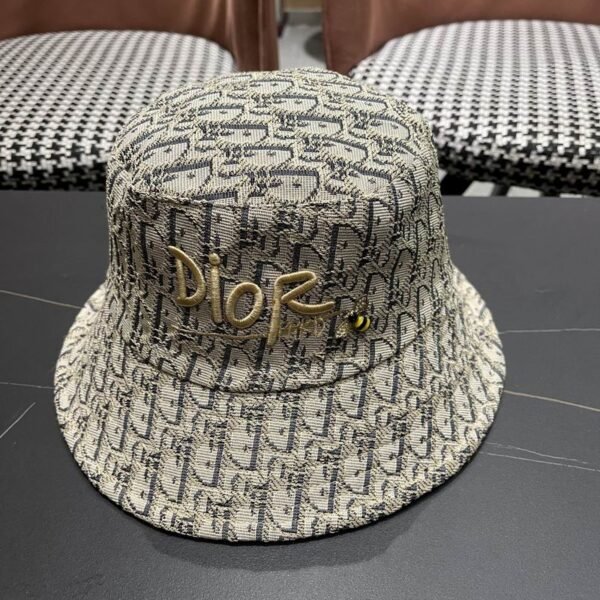 DR hat