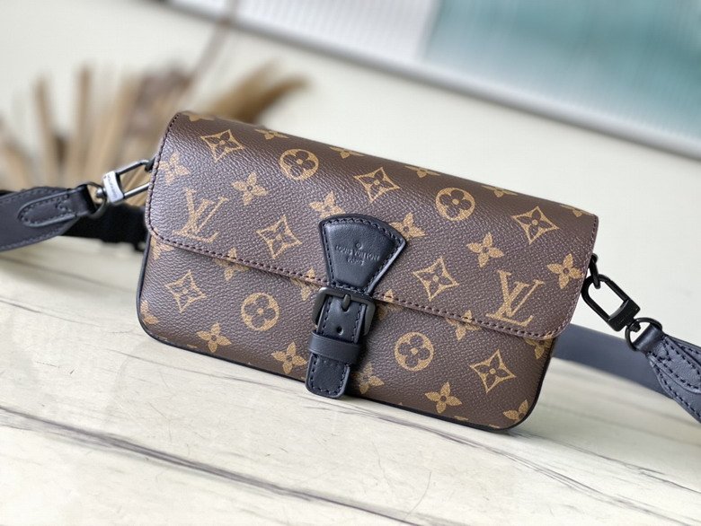 L X V  Messenger Bags Size：22x12x6cm