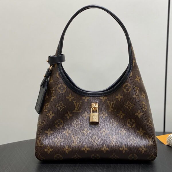 L X V Shoulder bag 15x12x28cm