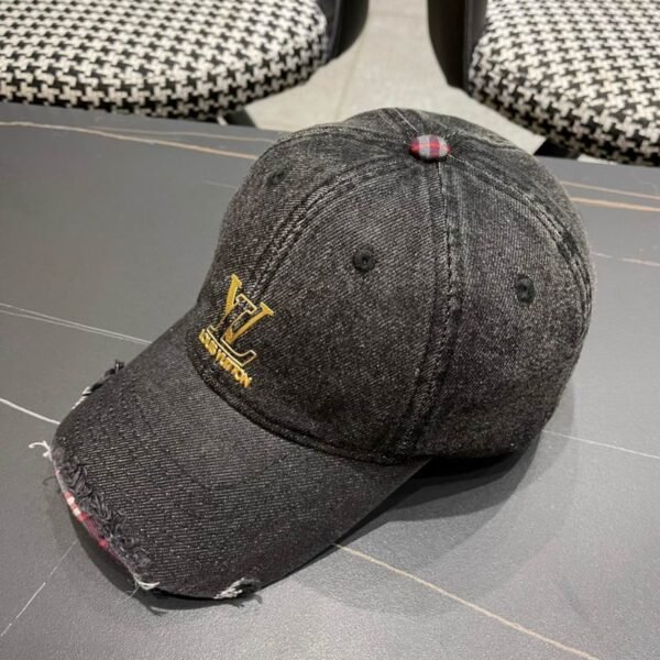 L X V Cap（Multiple colors）