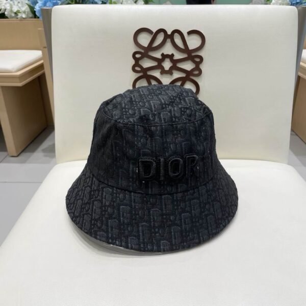DR hat