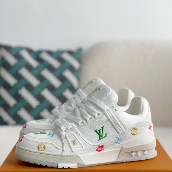 L X V SNEAKERS