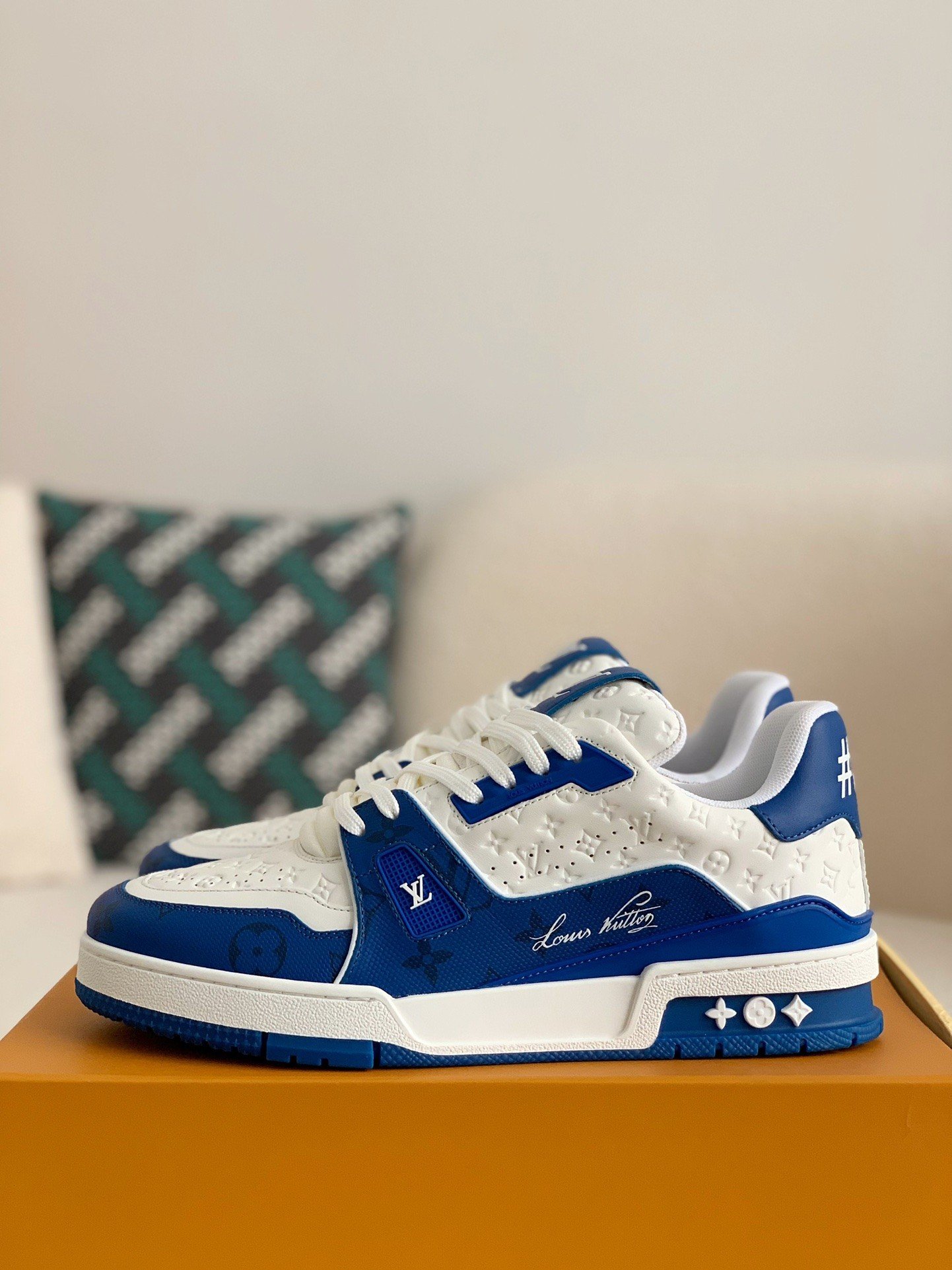L X V TRAINER Sneakers Top quality