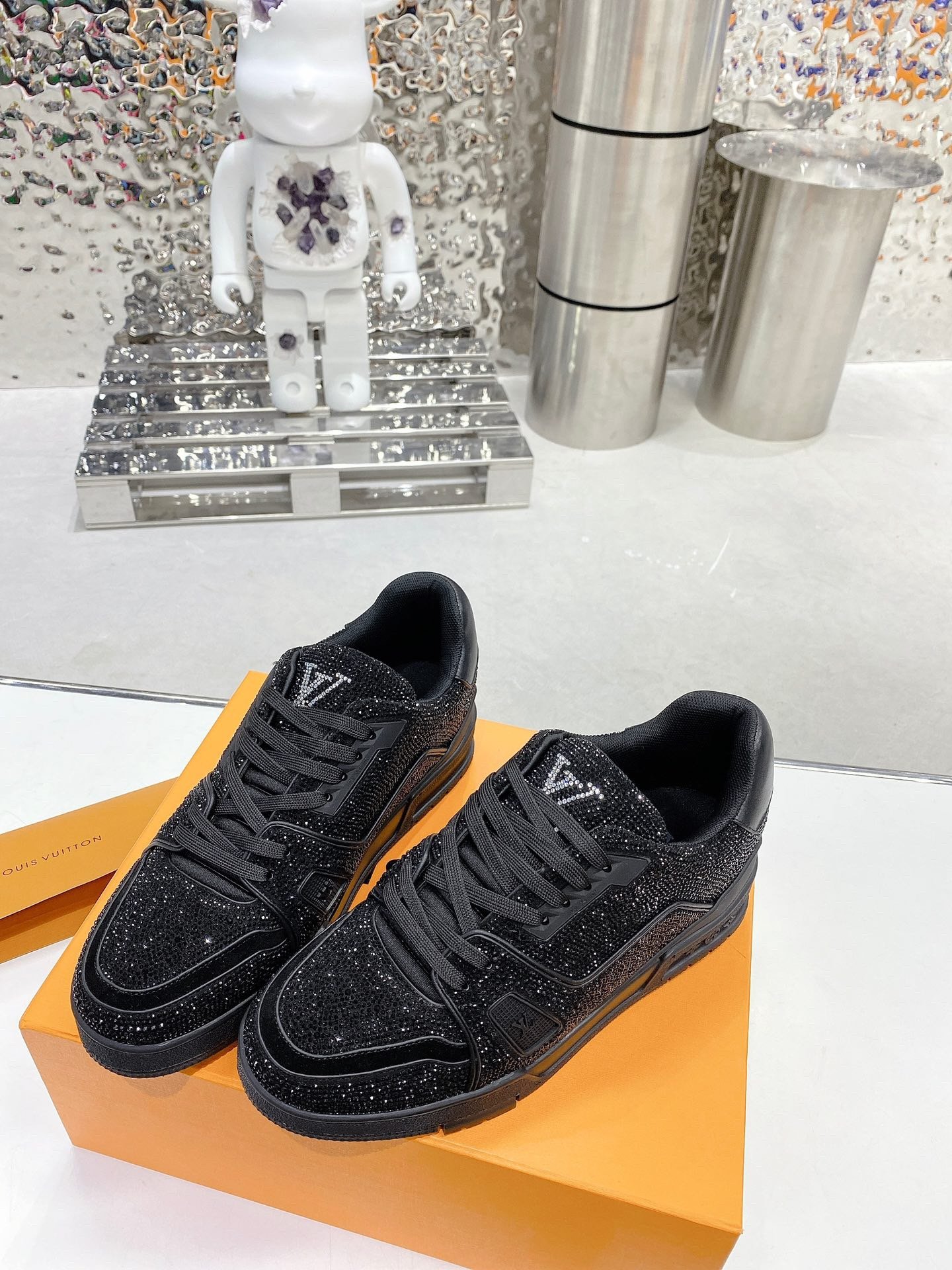 L X V Trainers Sneakers