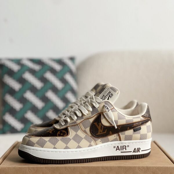 NK x L X V Trainers Sneakers