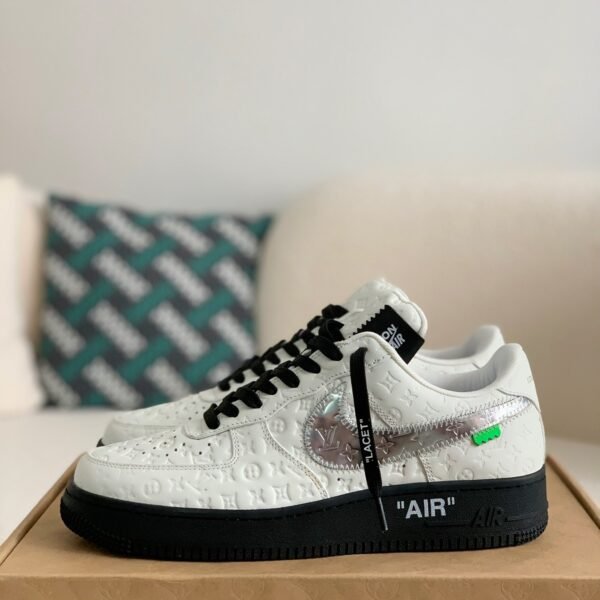 L X V X NK AIR FORCE 1 SNEAKER