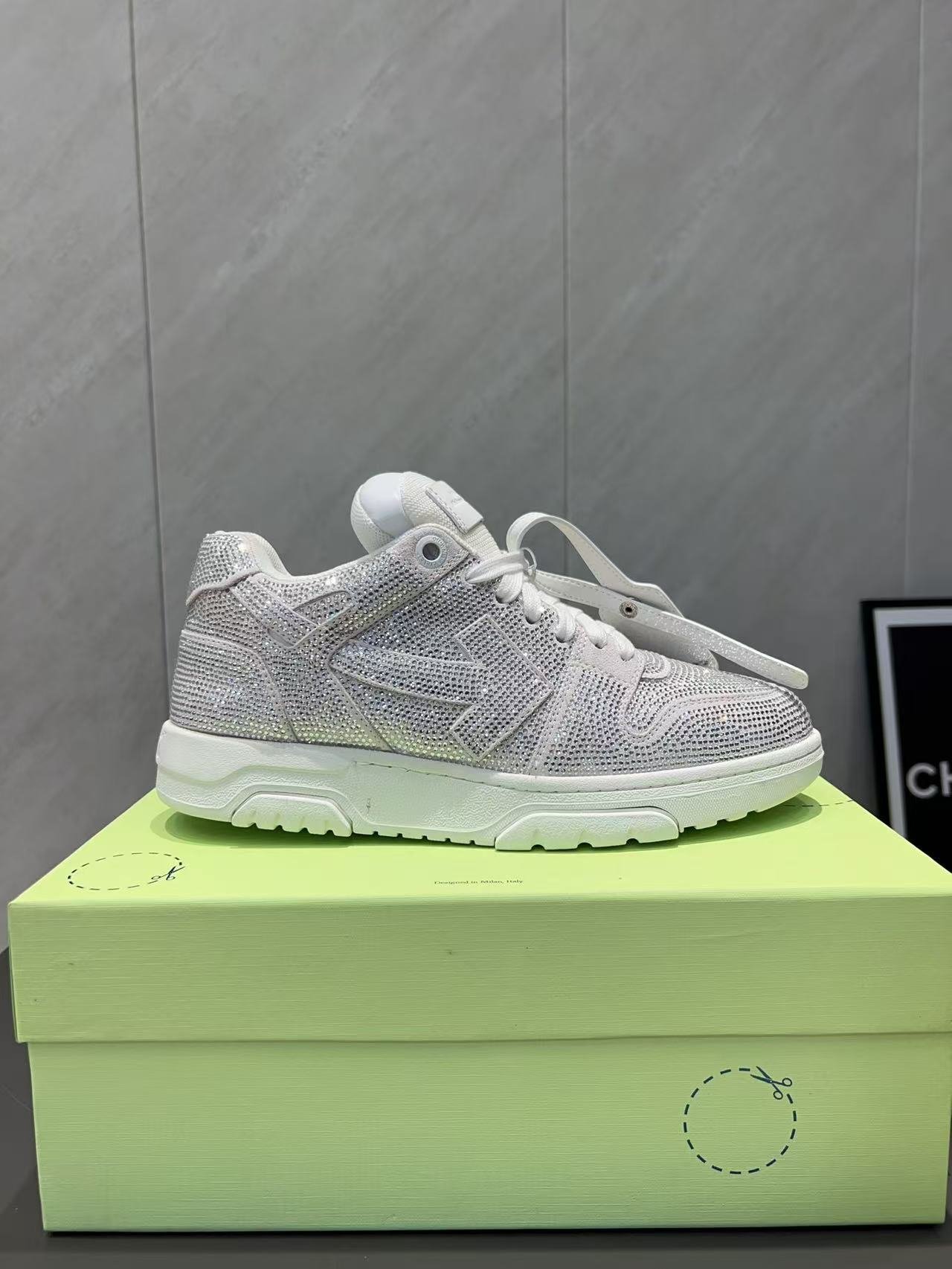 OW “LUNAR DELIVERY”