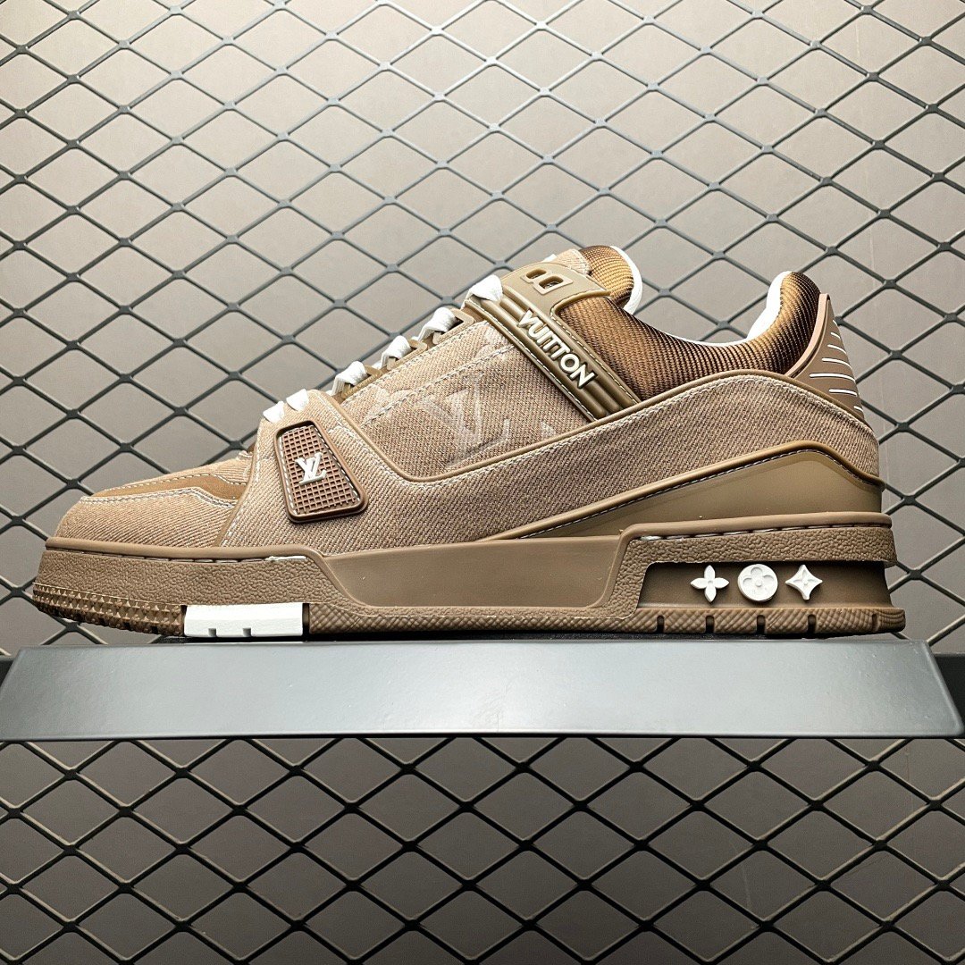 L X V TRAINER