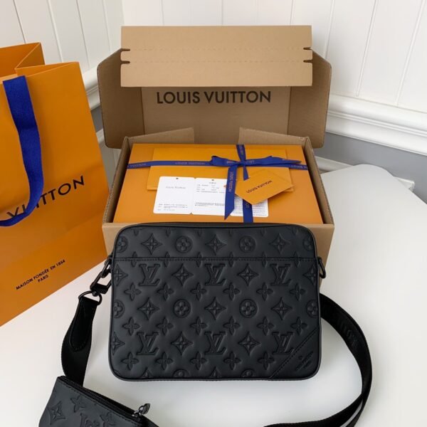 L X V DUO Messenger Bags 26*18.5*5cm