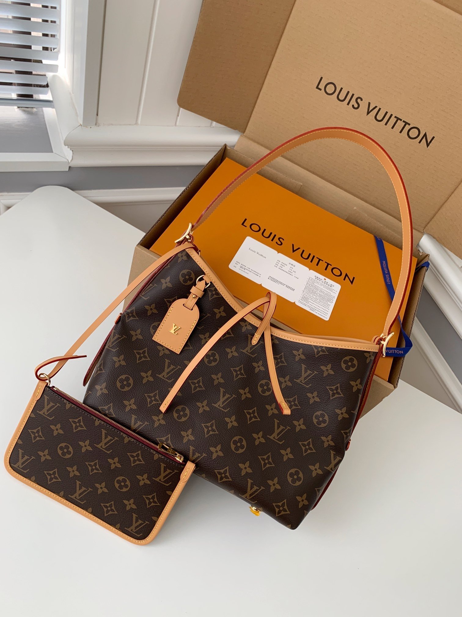 L X V  CARRYALL M46203 size:29*24*12cm