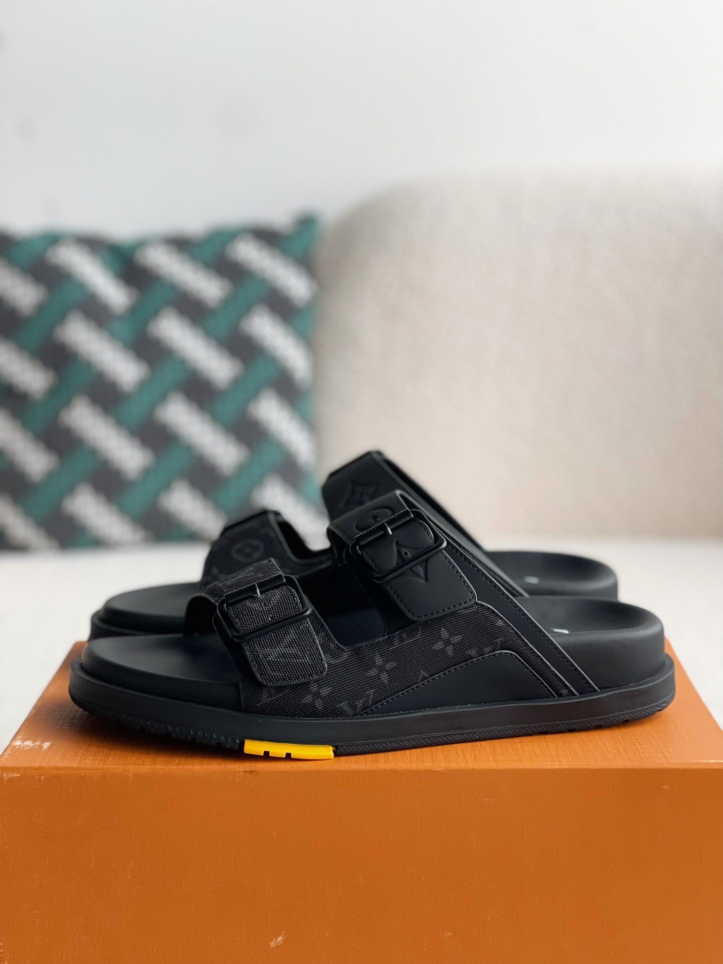 L X V MIAMI MULE