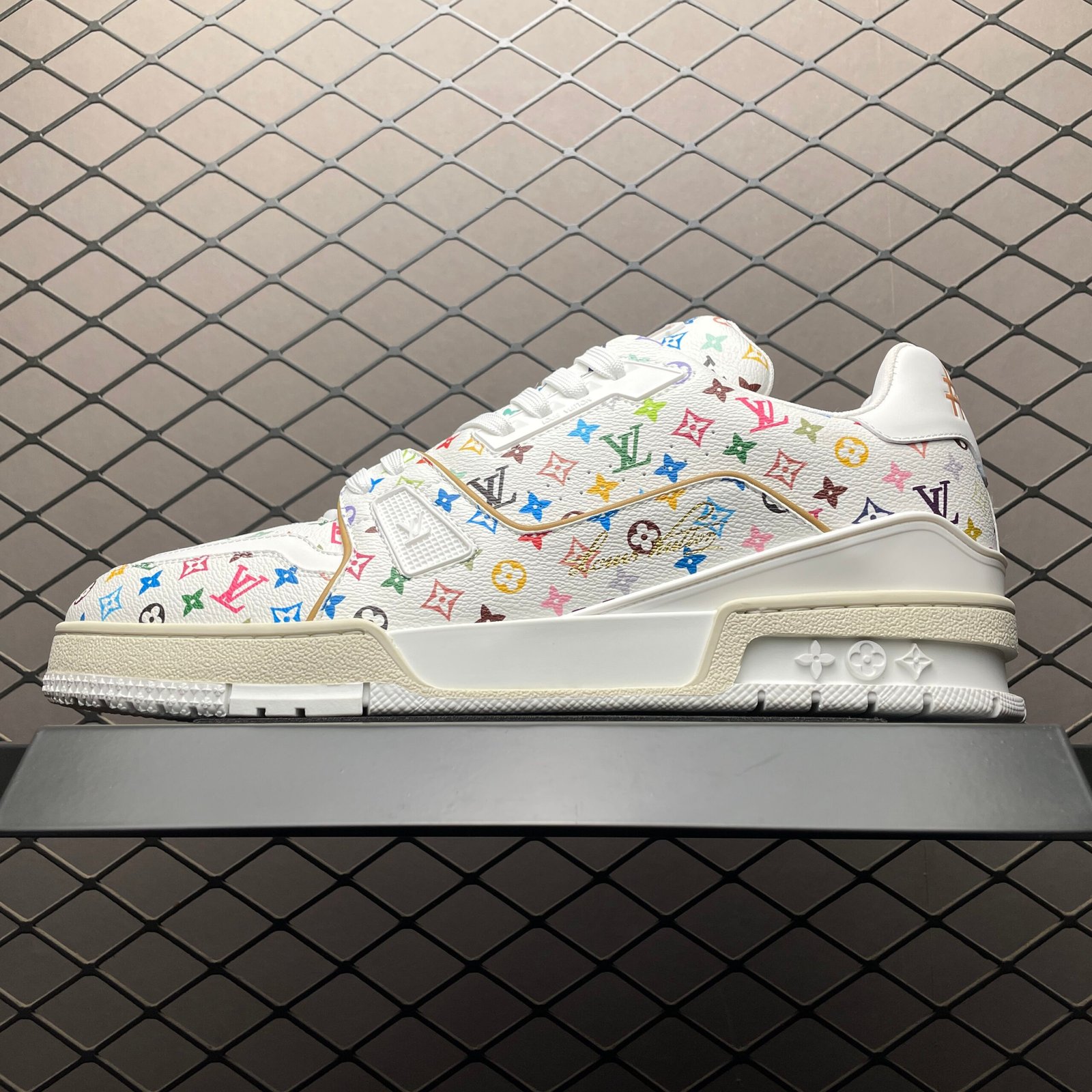 L X V RUNNER sneakers