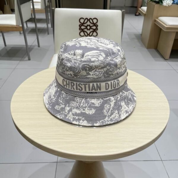 DR hat