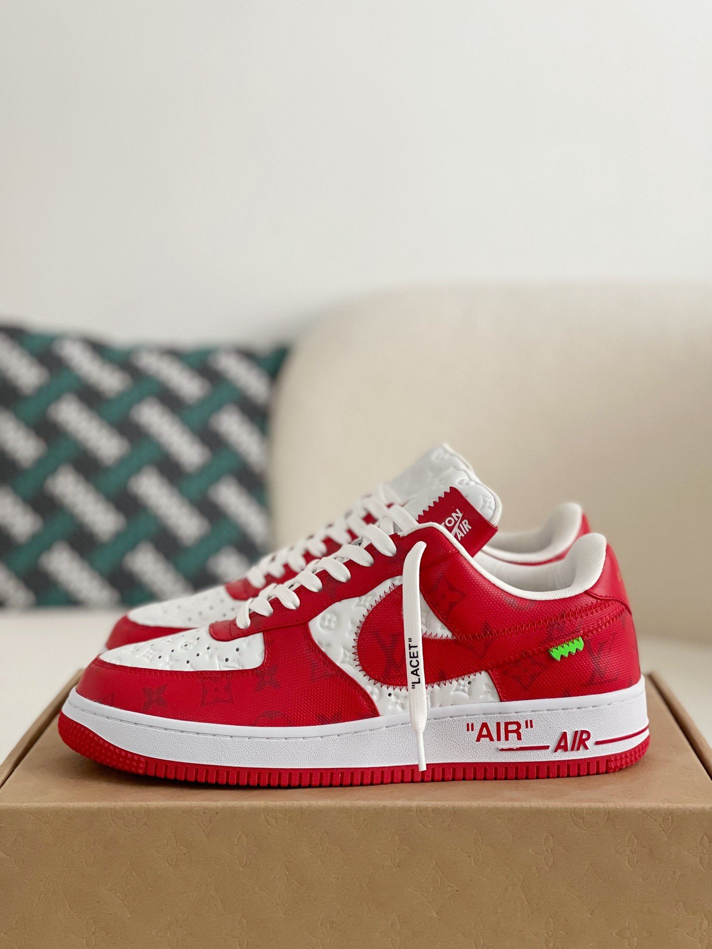 L X V × NK AIR FORCE 1 SNEAKER