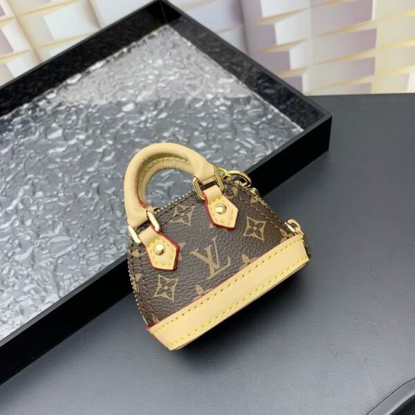 L X V Key Ring（Multiple colors）