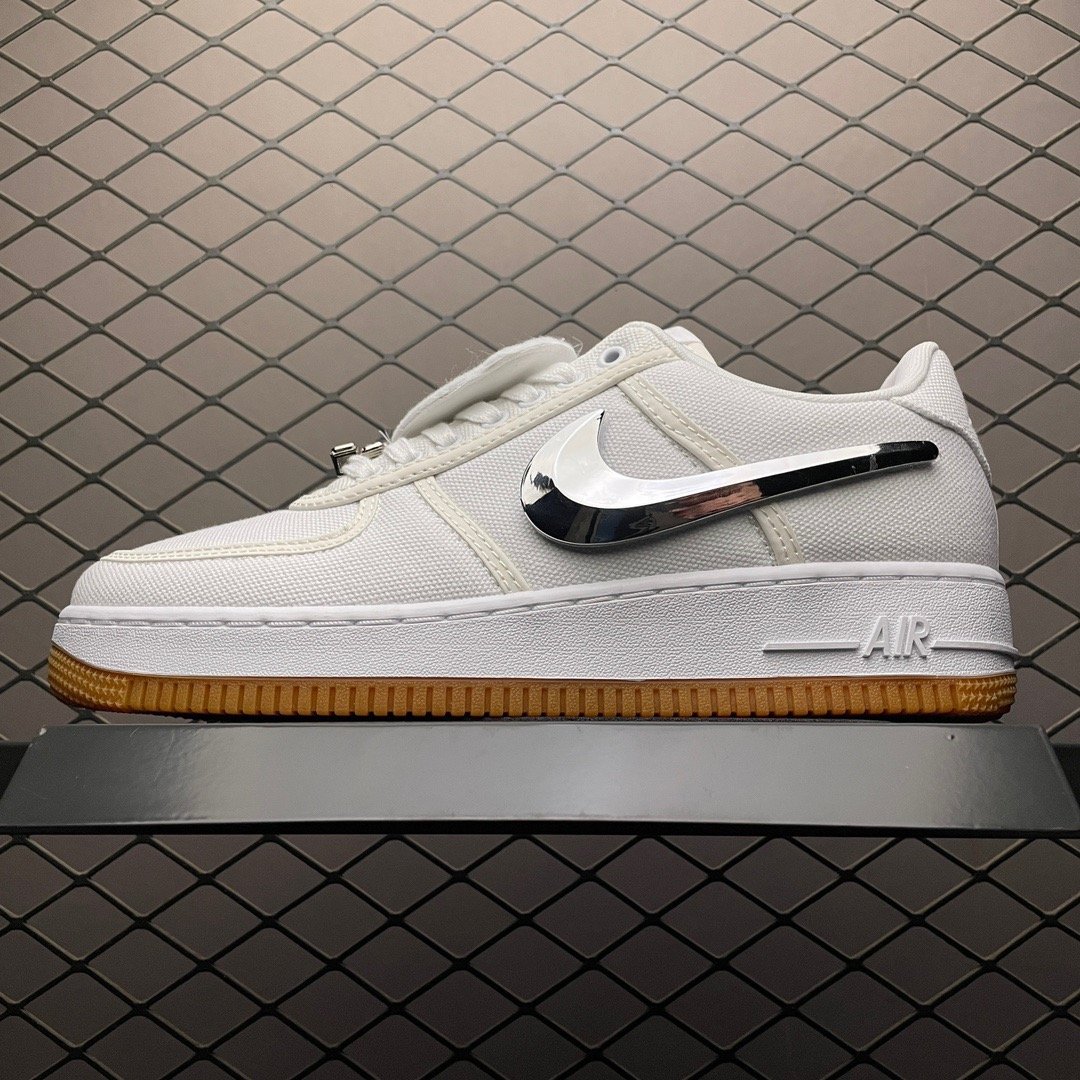 TS X NK AIR FORCE 1 SNEAKER