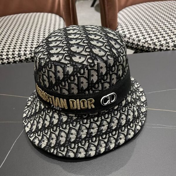 DR hat