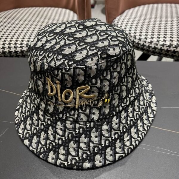 DR hat