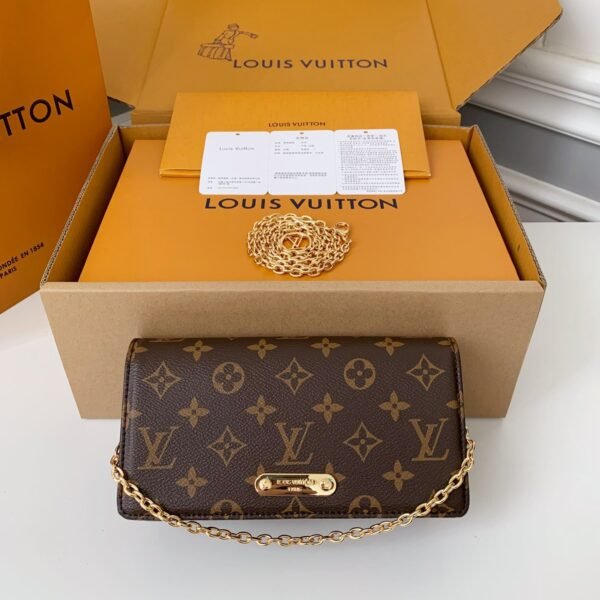 L X V WALLET ON CHAIN LILY  M82509 size：20.7*10.2*3.5cm