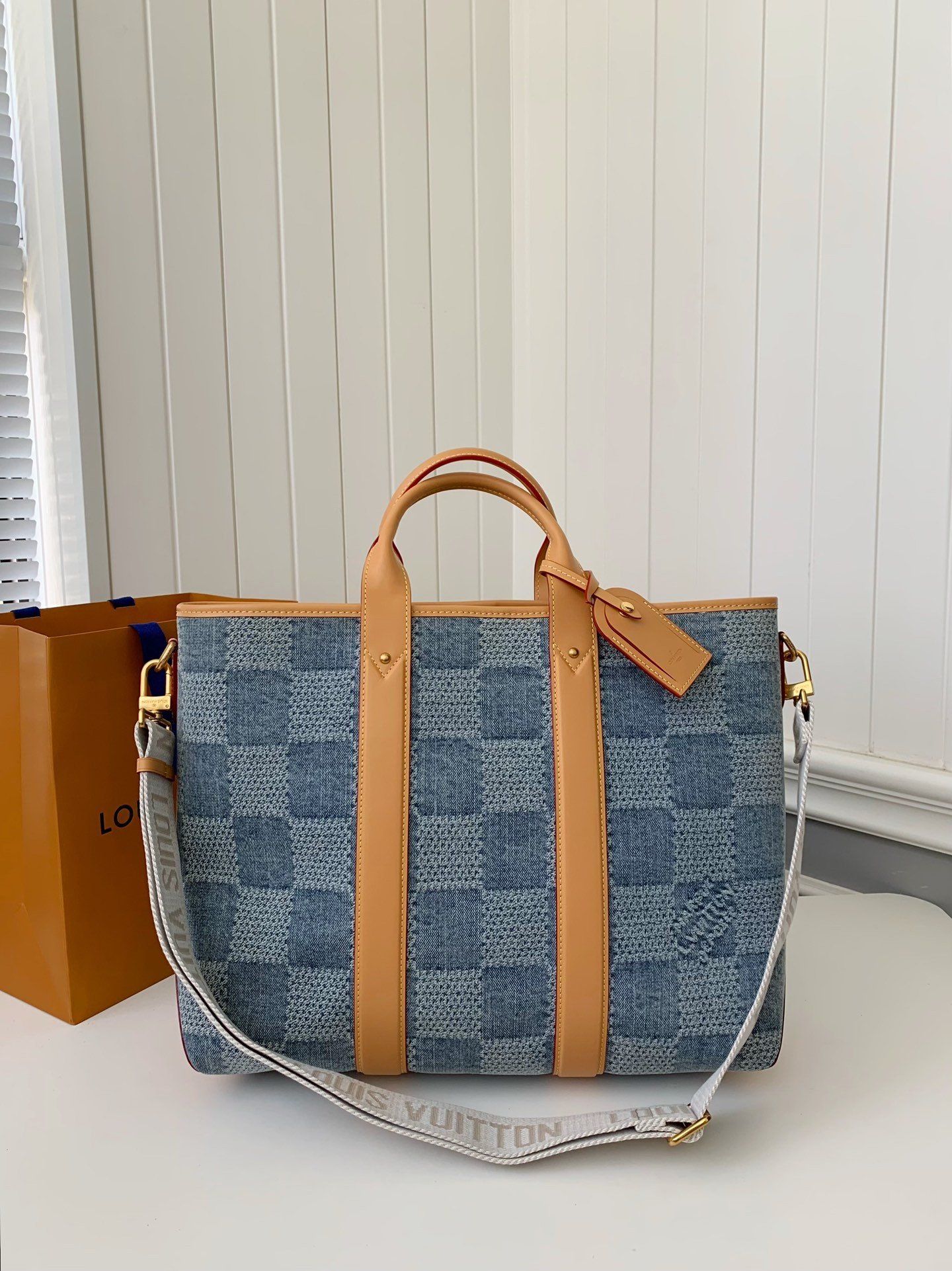 L X V New Weekend TOTE tannin jean bag  N40702  Size：43*34*17.5cm