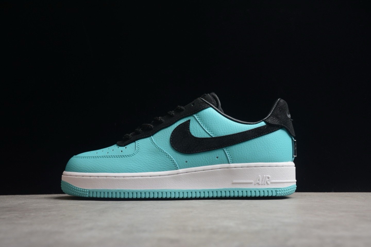 NK Air Force 1 Low Tiffany & Co. 1837 DZ1382-002