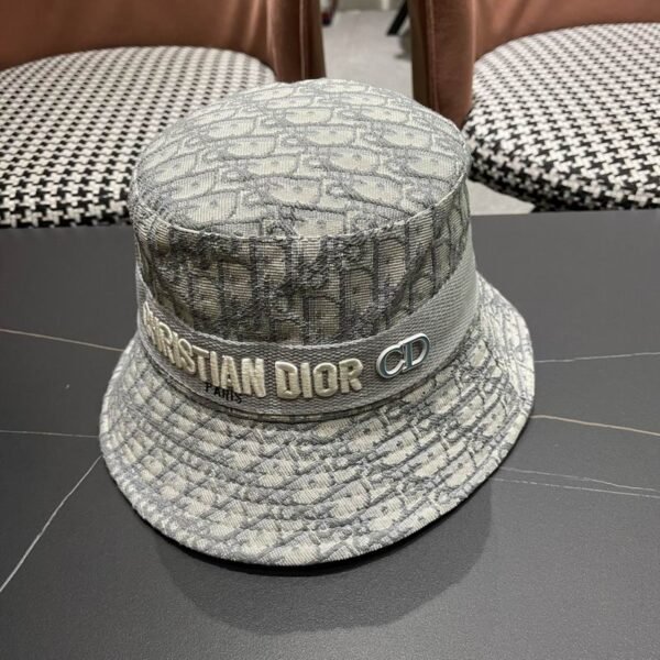 DR hat