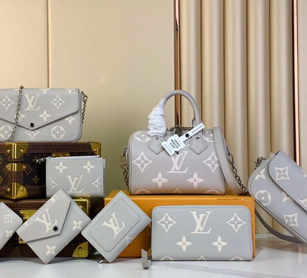 L X V Card holder/Wallets（Multiple sizes）