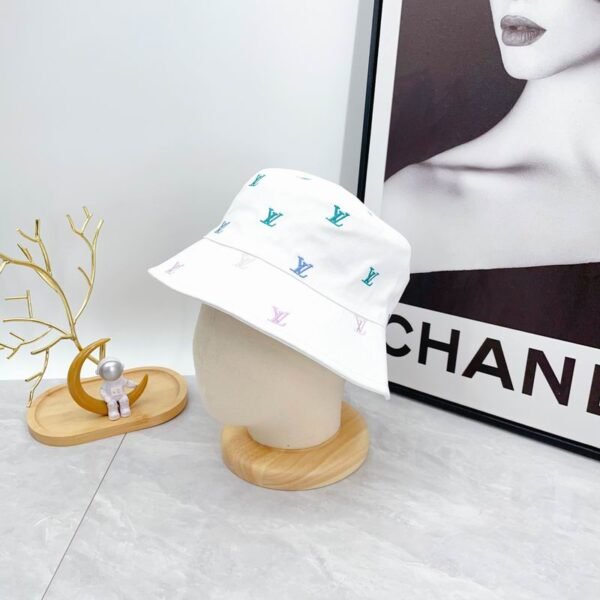 L X V hat（Multiple colors）