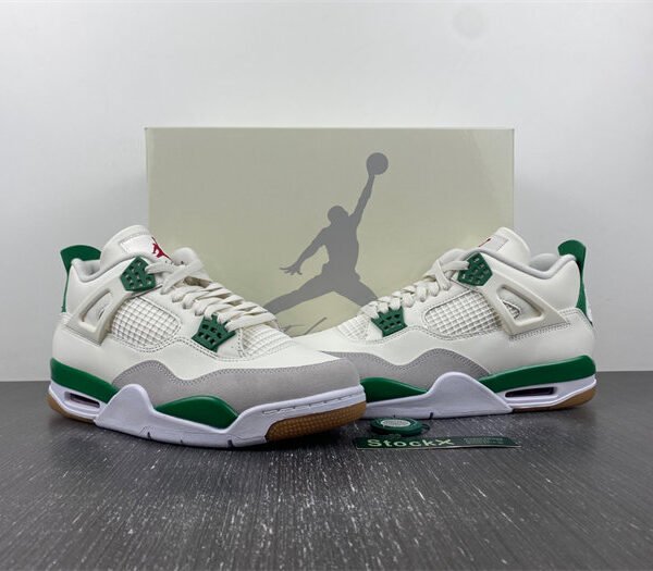 JRD 4 Retro SB Pine Green DR5415-103