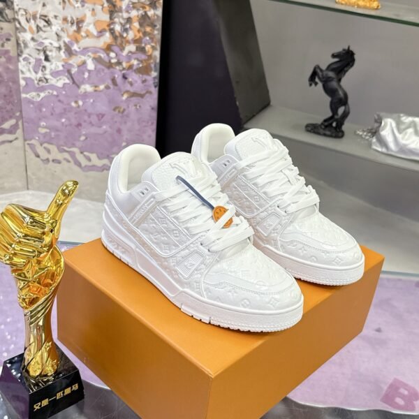L X V TRAINER Sneakers